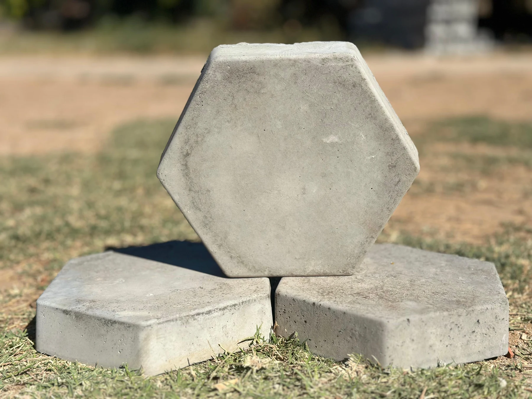 Conjunto de peças hexagonais de concreto